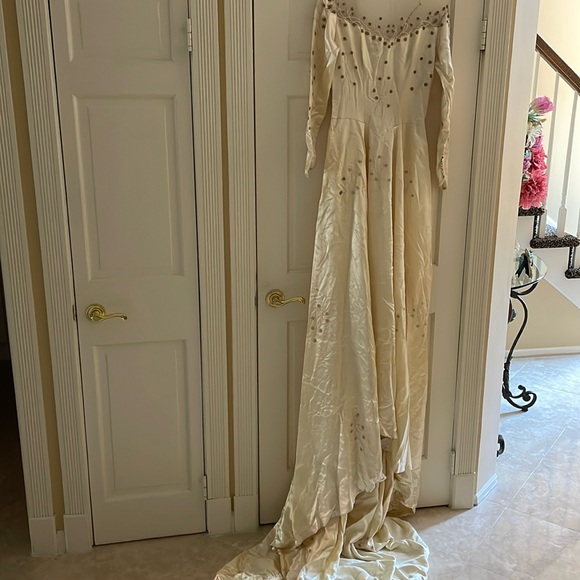 VINTAGE 1940’s ANTIQUE WEDDING GOWN size sm - Picture 2 of 16